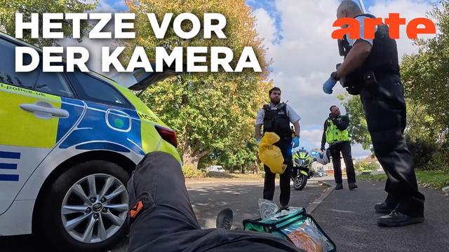 Britische Rechtsextreme im "Reporter"-Modus | Mit offenen Augen | ARTE