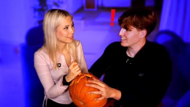 WILLST DU MEINE BOOBIES SEHEN?