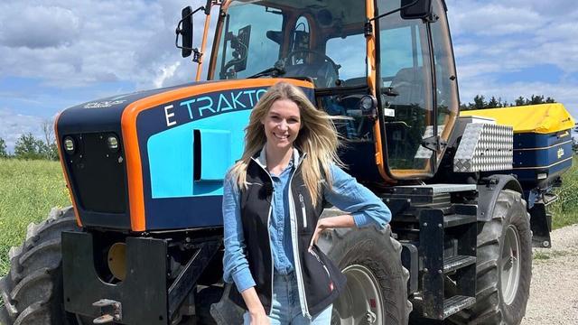 „Fast geräuschlos“ E-Traktor Test am Feld