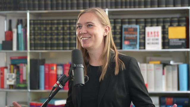 AfD-Verbot, Deepfakes, Geld zurück für Autos und Ecoflow, Nellys erster Arbeitstag und SLAPP