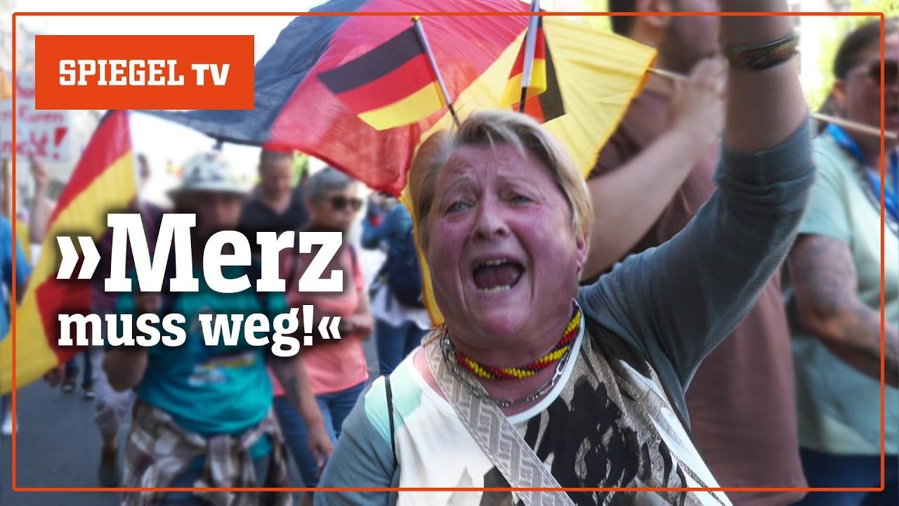 »Merz ist ein Lügenbold!« – Deutschland-Demo in Berlin | SPIEGEL TV