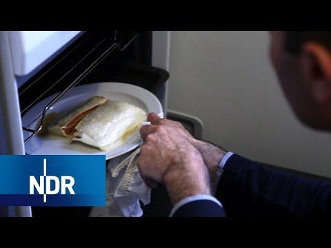 Ahmad kocht in der Gemeinschaftsunterkunft | Flüchtlinge in Norddeutschland | NDR