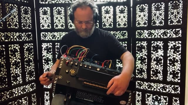 Amazing Synth Hurdy Gurdy made by Rory Scammell