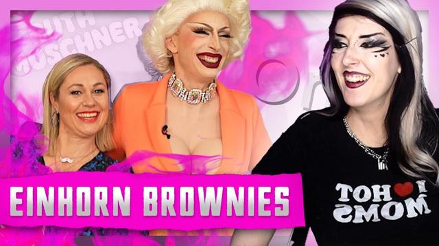 ARIA ADAMS backt EINHORN BROWNIES mit RUTH MOSCHNER 🤣 ||  Carina reagiert auf @onlycakes