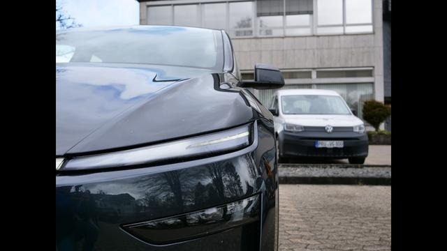 Teilautonome Tesla Taxis in der Eifel - SWR Aktuell RLP