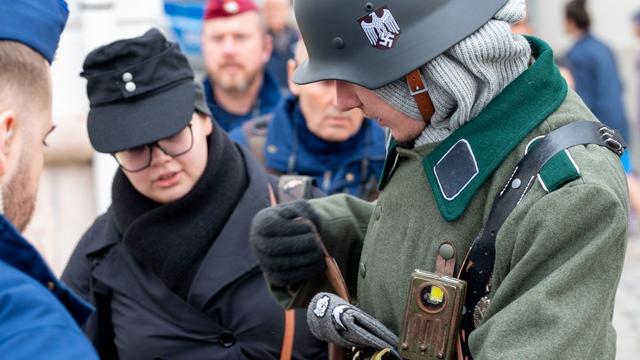 Ungarn: Wenn Neonazis mit Hakenkreuzen marschieren, aber Antifaschismus verboten wird