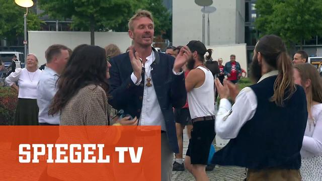 "Querdenken" mit Nazis: Wirrköpfe unter sich | SPIEGEL TV