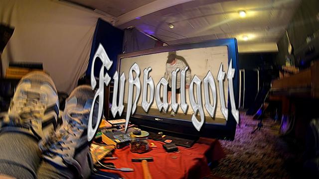BALLASTEXISTENZ - Fußballgott