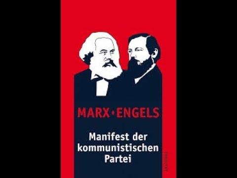 Astra liest sozialistische Literatur