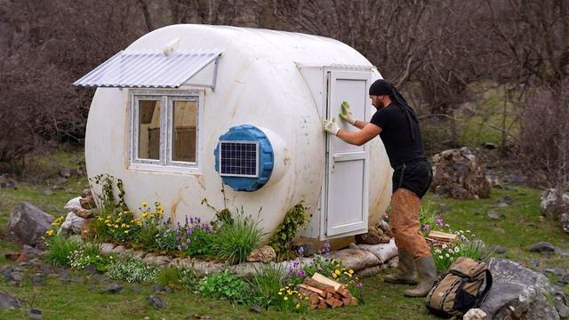 I built a house out of a water tank.